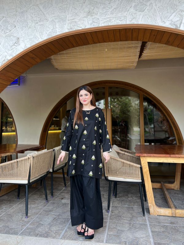 Lawn-Black Embroidered Sequence Farshi - Image 10