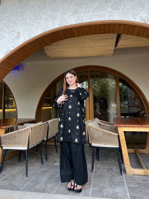 Lawn-Black Embroidered Sequence Farshi - Image 12