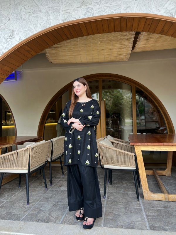 Lawn-Black Embroidered Sequence Farshi - Image 7