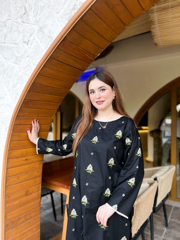 Lawn-Black Embroidered Sequence Farshi - Image 2