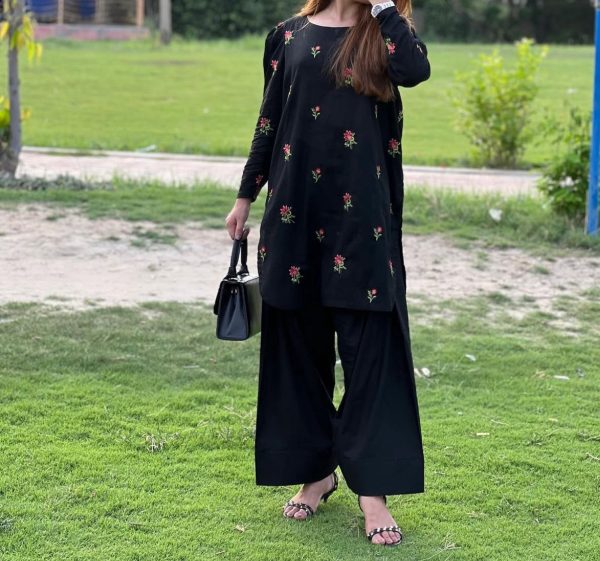 Lawn-Black Iris Embroidered Floral Farshi - Image 4