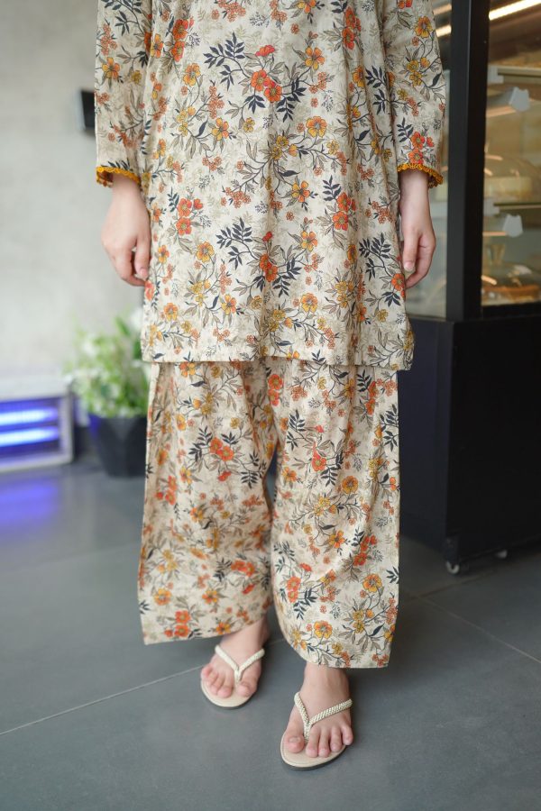 Lawn- Mustard Lace Floral Farshi - Image 6