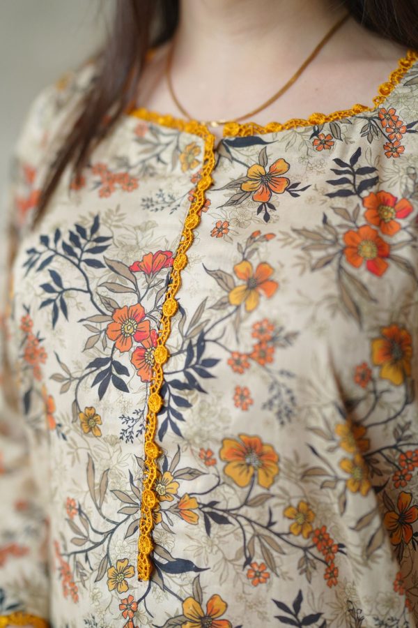 Lawn- Mustard Lace Floral Farshi - Image 5
