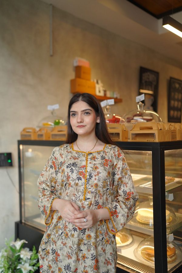 Lawn- Mustard Lace Floral Farshi - Image 4