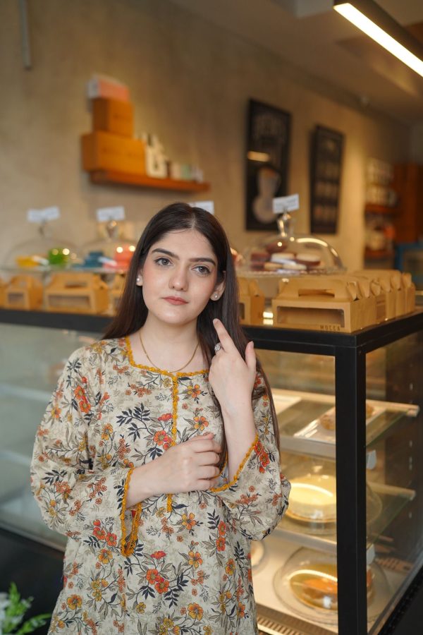 Lawn- Mustard Lace Floral Farshi - Image 3