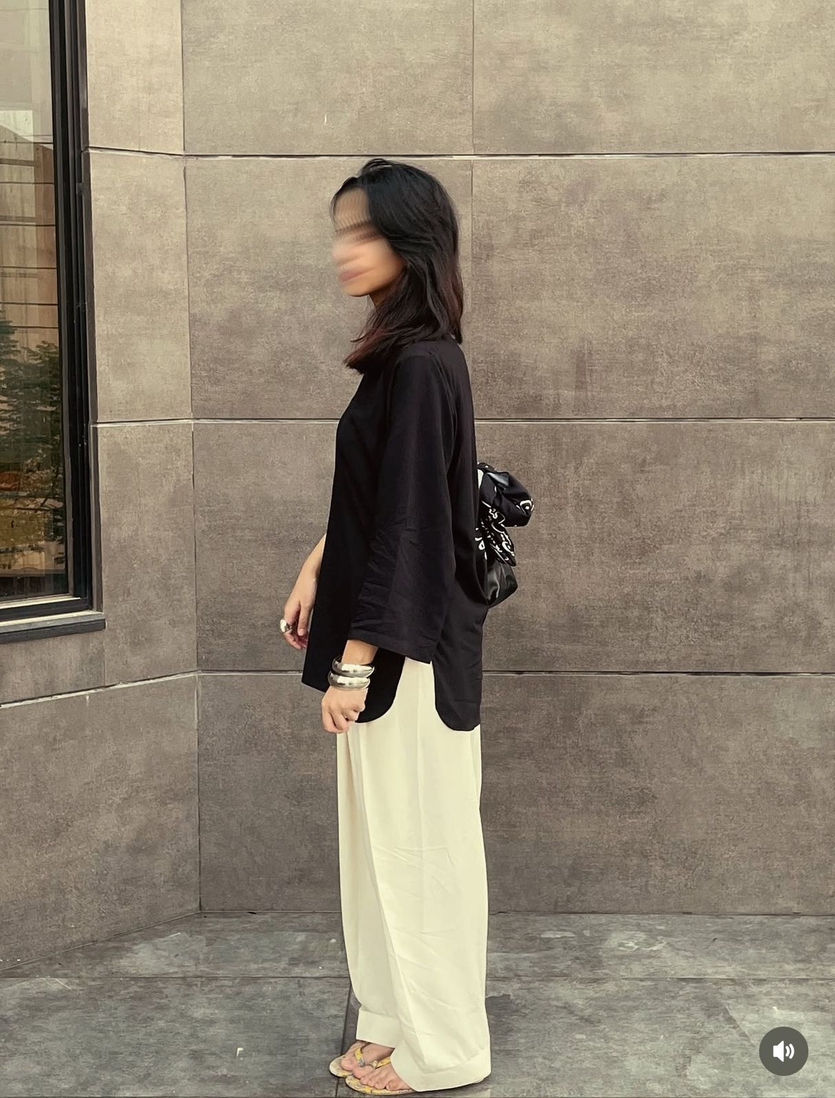 Black and White Farshi Set - Image 8