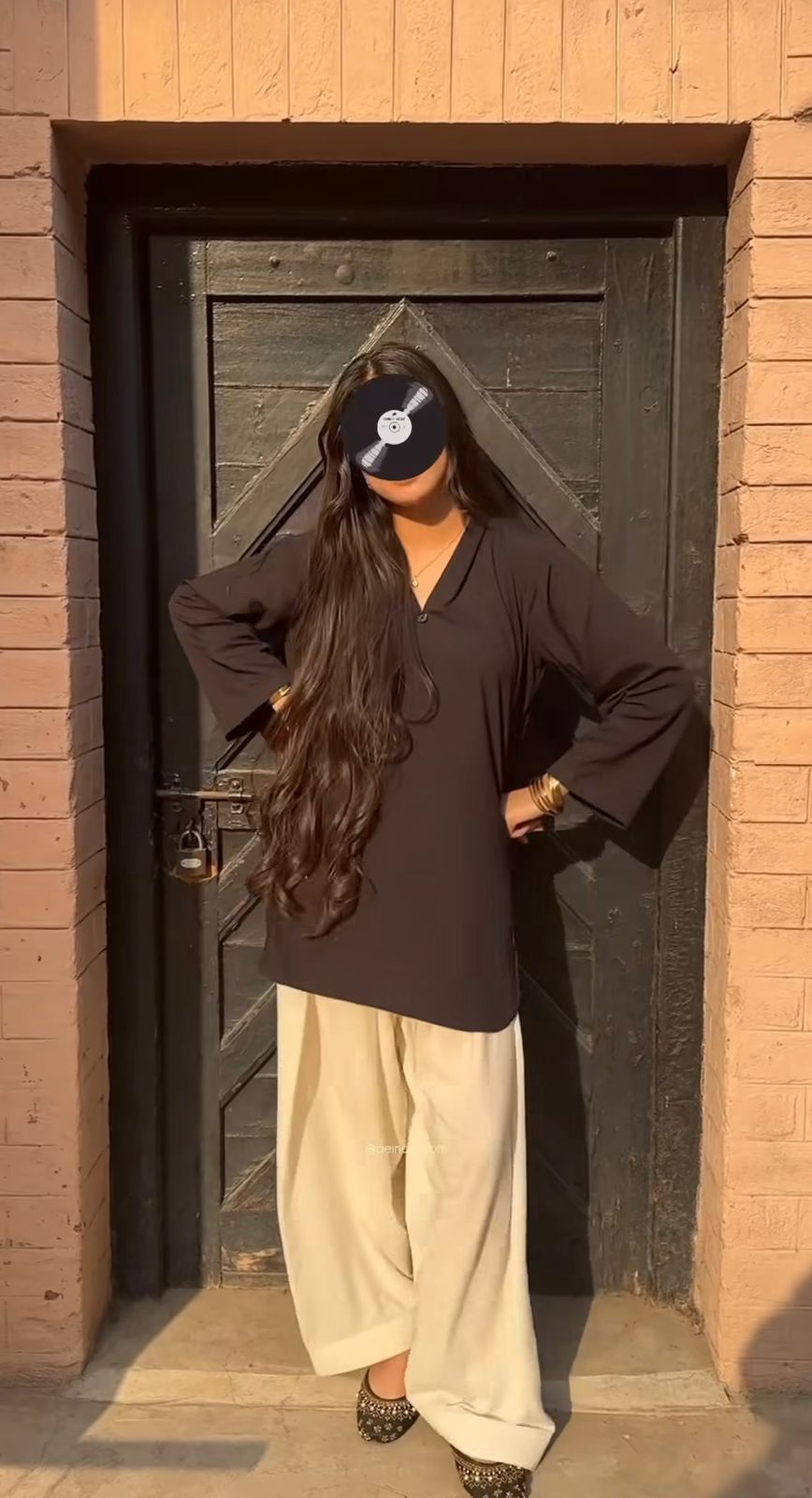 Black and White Farshi Set - Image 10