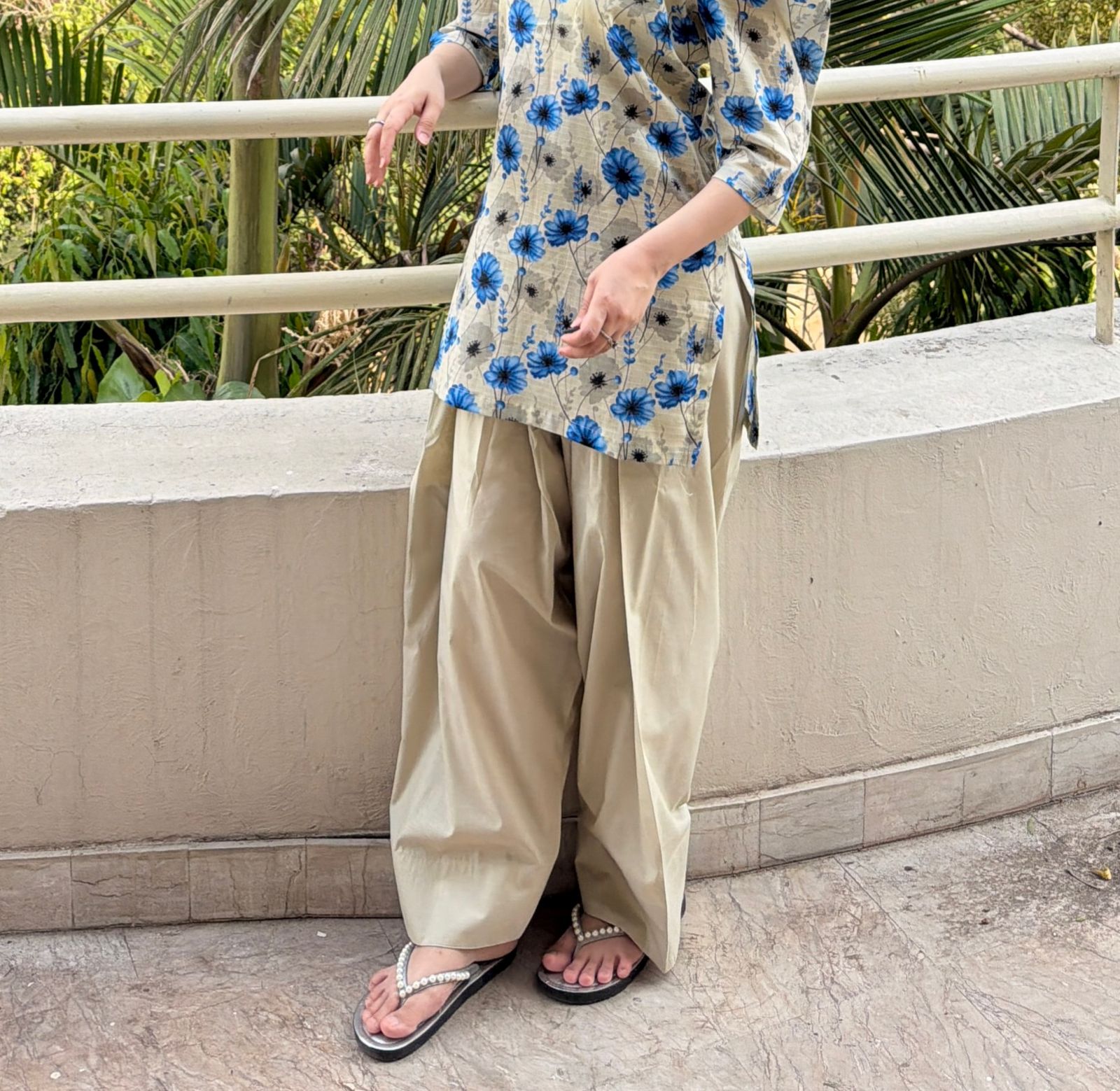 Cotton Lawn- Cream Farshi (SHALWAR) - Image 4