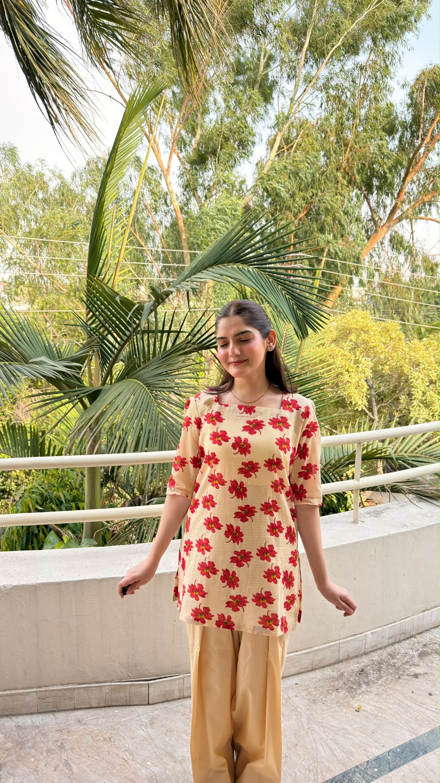 Lawn-Red Floral Farshi (SHALWAR)